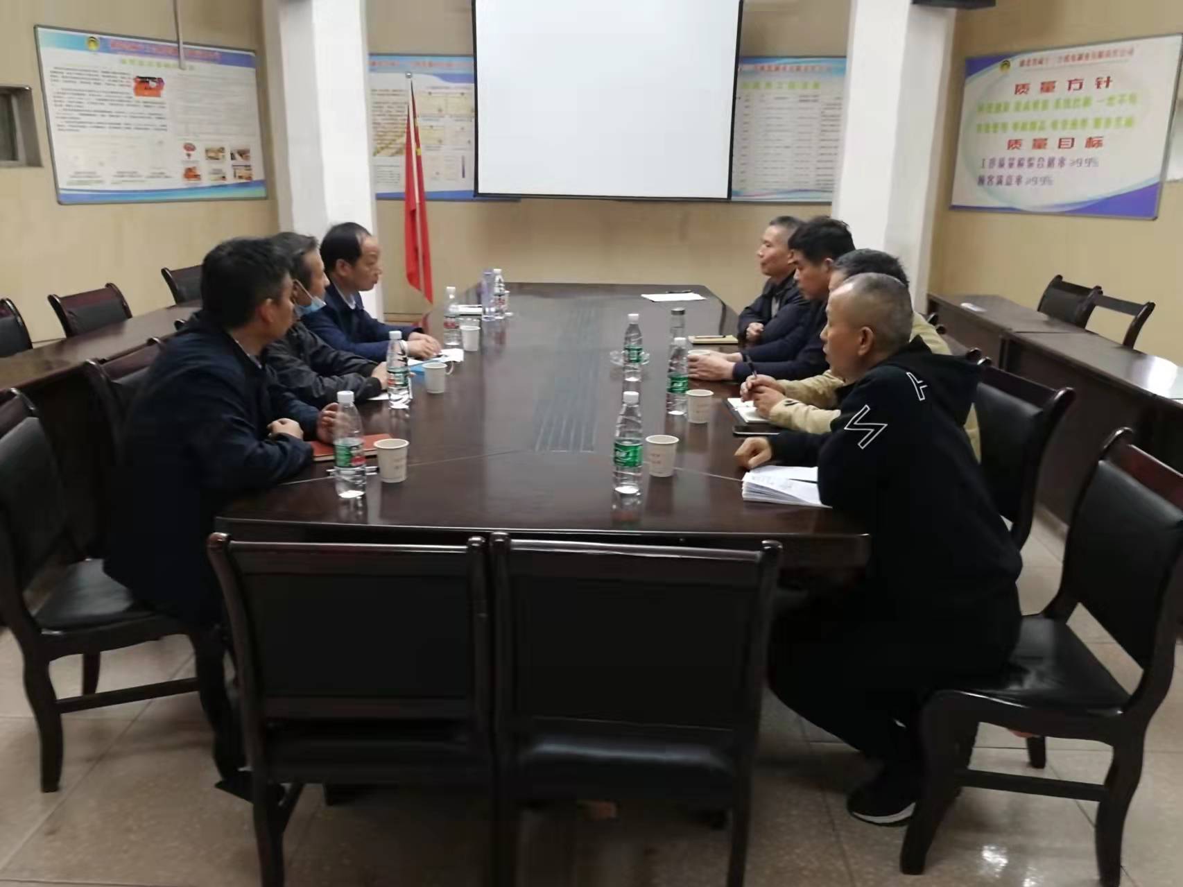 20211104市科技局江汉大学来厂开展研发对接活动.jpg